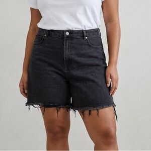 American Eagle Black Curvy Mom Short 16